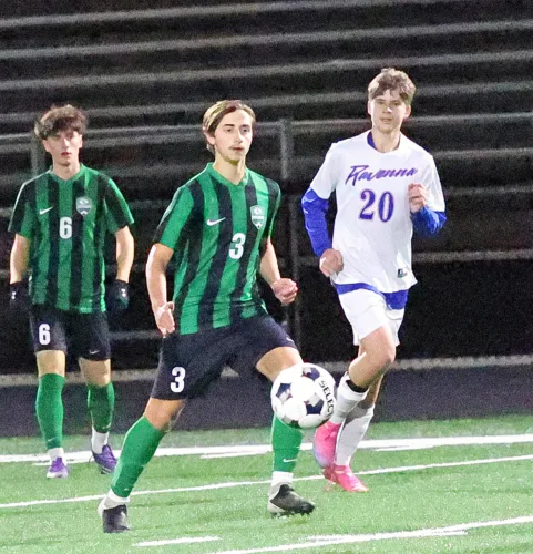 Warriors move on, Quakers do not